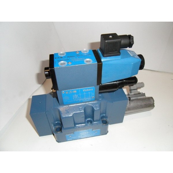 Solenoid direct. control valve