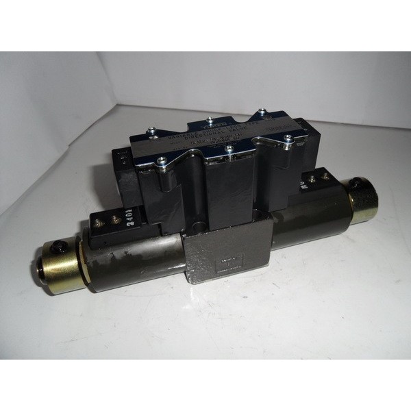 Solenoid direct. contr. valve