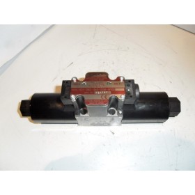 Solenoid direct. control valve