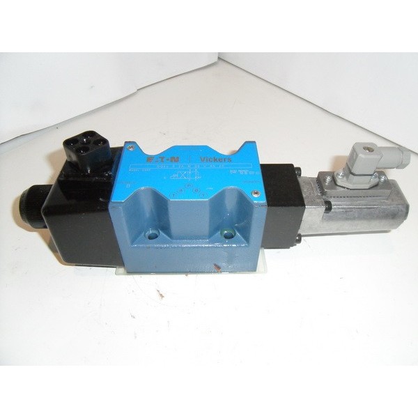 Solenoid direct. control valve