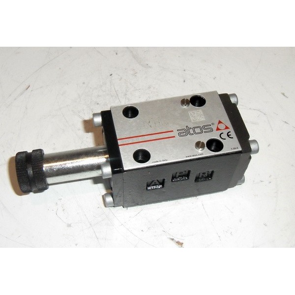 Solenoid direct. control valve