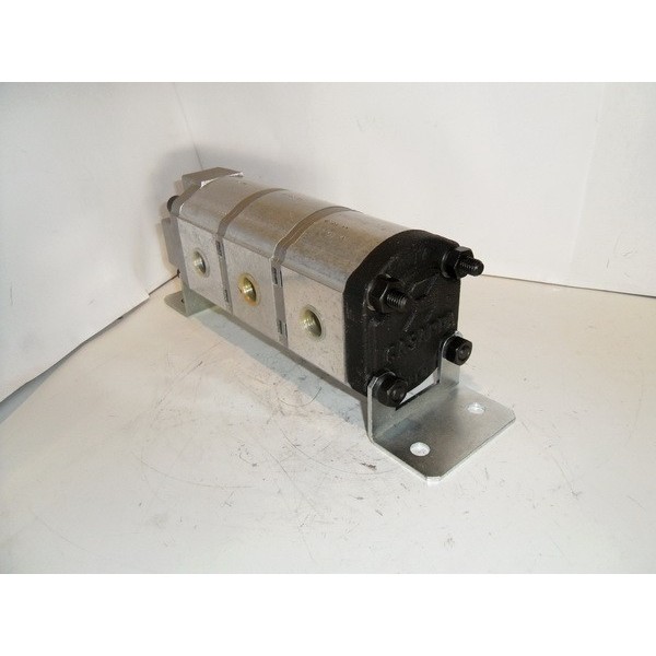 Flow divider valve