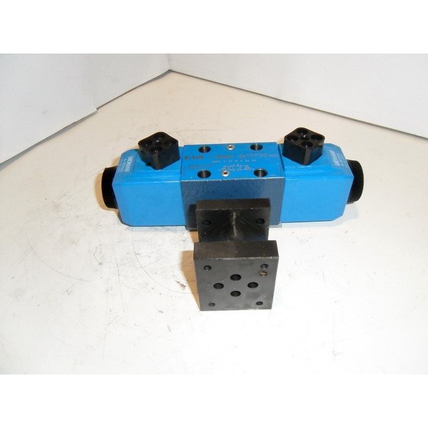 Solenoid direct. control valve