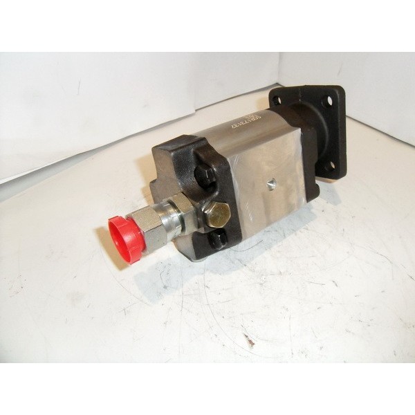 Flow divider valve