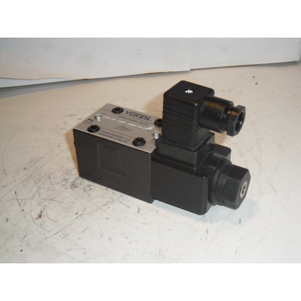 Solenoid direct. control valve