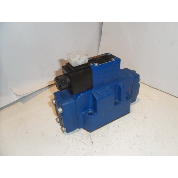 Solenoid direct. control valve