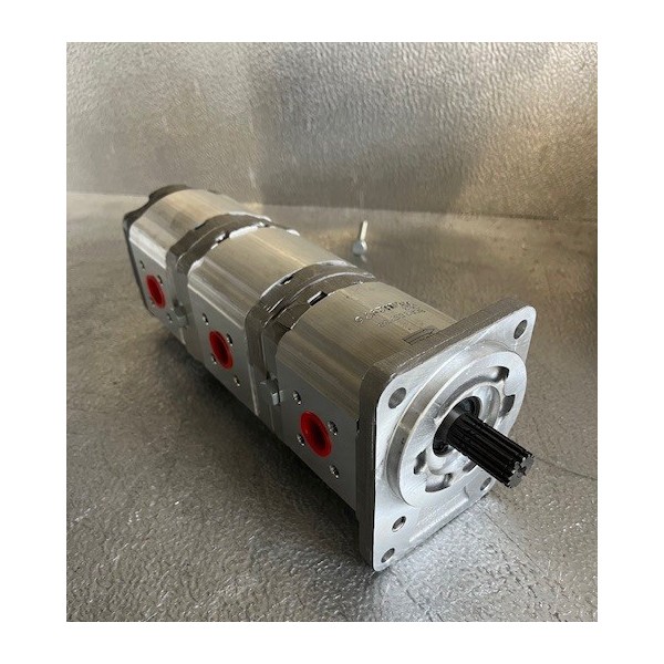 Pompe triple à engrenage