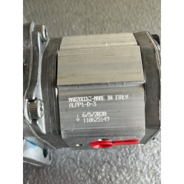 Pompe à engrenage double