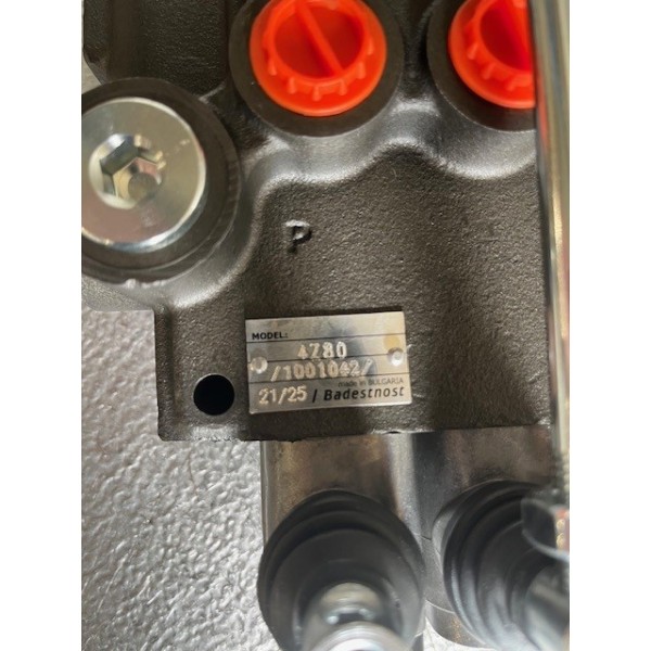 Distributeur hydraulique à commande