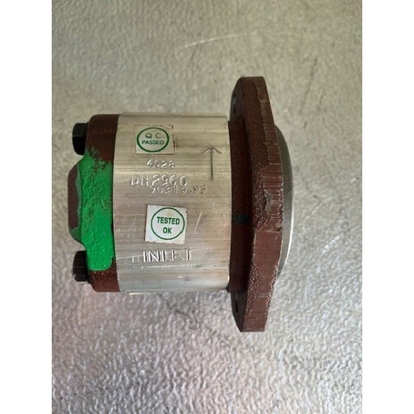 Pompe à engrenage arrière