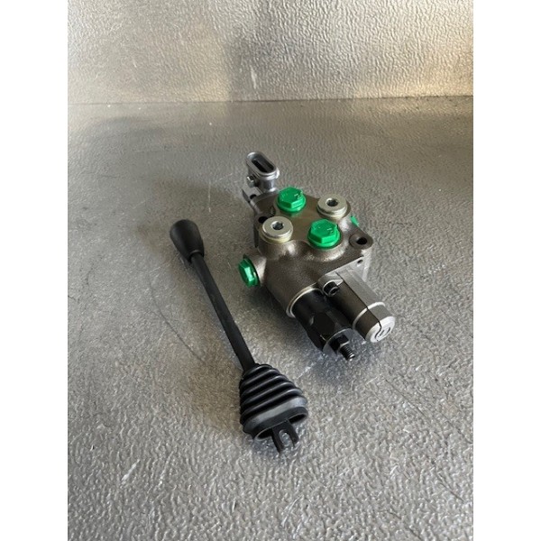 Distributeur avec commande manuelle