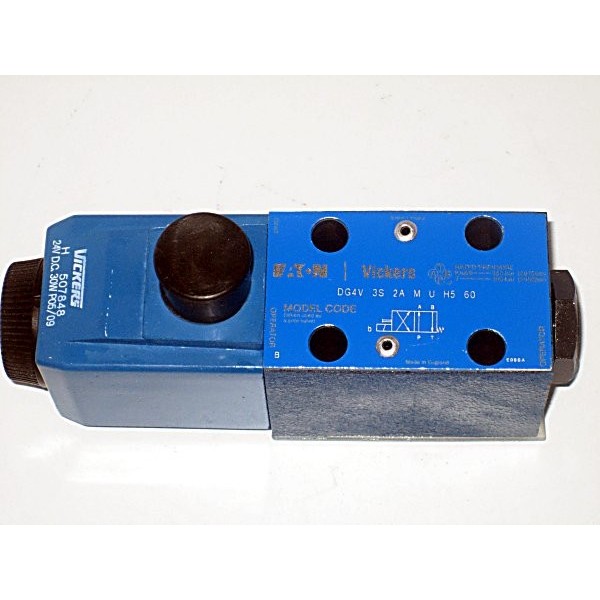 Solenoid direct. control valve