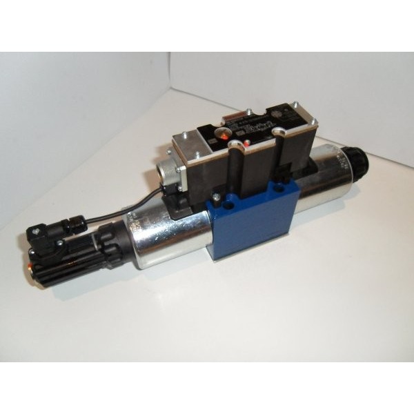 Solenoid direct. control valve