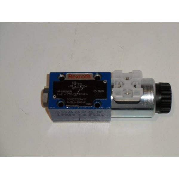 Solenoid direct. control valve