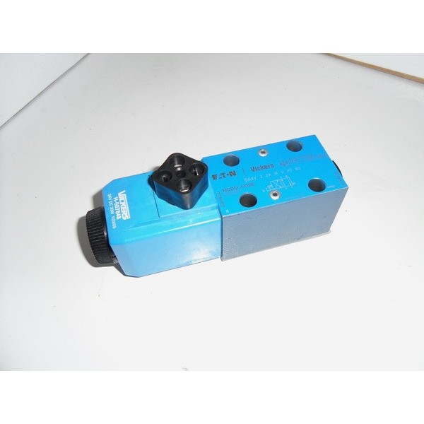 Solenoid direct. control valve