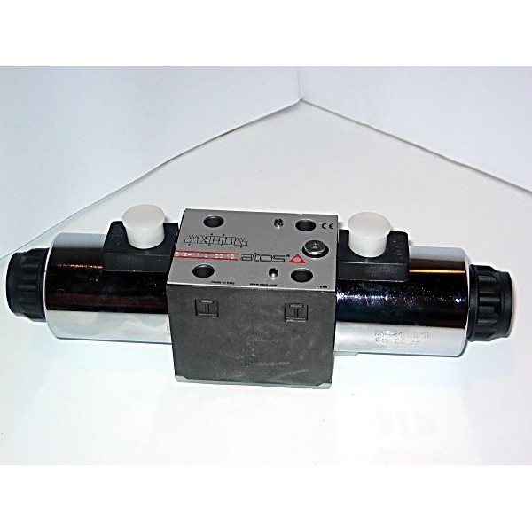 Solenoid direct. control valve